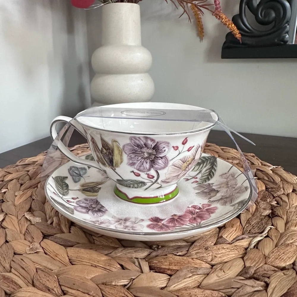 Grace teaware Fine Porcelain Floral Teacup and‎ Saucer Set NeW
